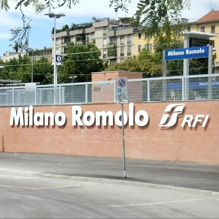 Apartment Pop House Romolo-milano Metro To Station Milan