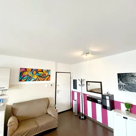 Apartment Pop House Romolo-milano Metro To Station Milan